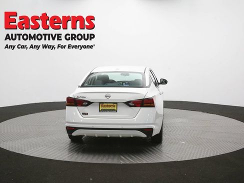 Used 2025 Nissan Altima 2.5 SV FWD image 36