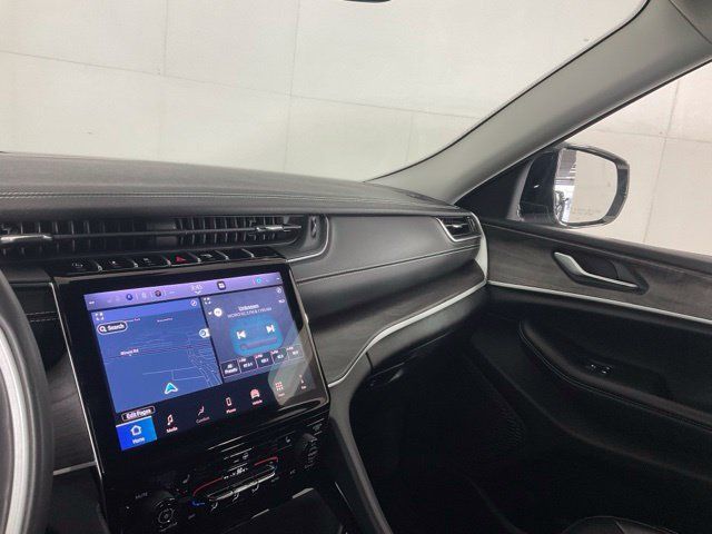 Used 2023 Jeep Grand Cherokee L Limited AWD/4WD image 15