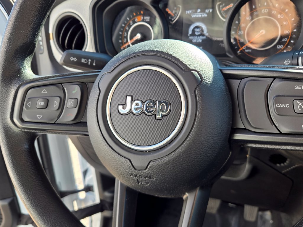 Used 2025 Jeep Wrangler Unlimited Sport AWD/4WD image 17