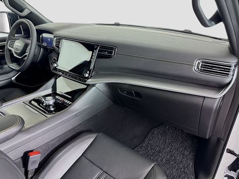 New 2026 Jeep Grand Wagoneer 4WD image 31