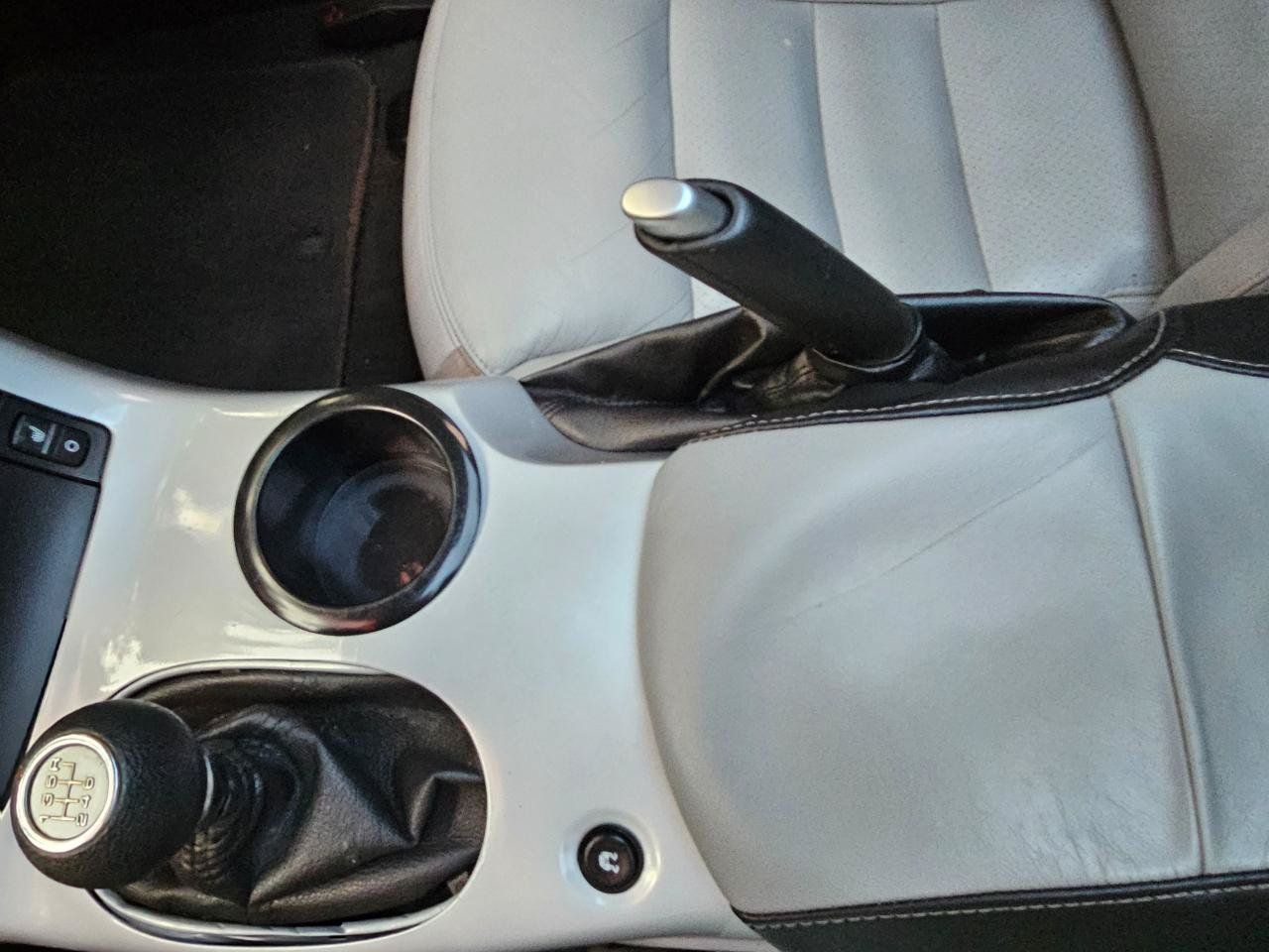 Used 2005 Chevrolet Corvette Coupe w/ Preferred Equipment Group RWD image 34
