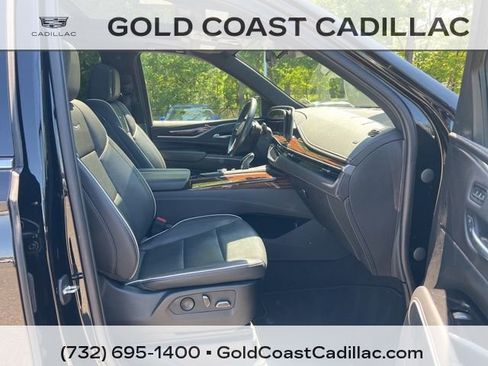 Used 2022 Cadillac Escalade Premium Luxury AWD/4WD image 7