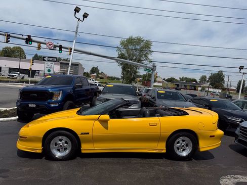 Used 1995 Chevrolet Camaro Z28 RWD image 9