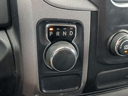 Used 2017 RAM 1500 Express RWD image 27