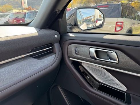 New 2026 Ford Explorer Platinum image 25