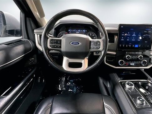 Used 2023 Ford Expedition Max XLT image 9