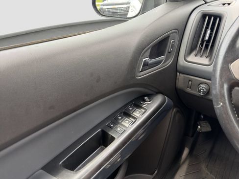 Used 2016 Chevrolet Colorado Z71 AWD/4WD image 12