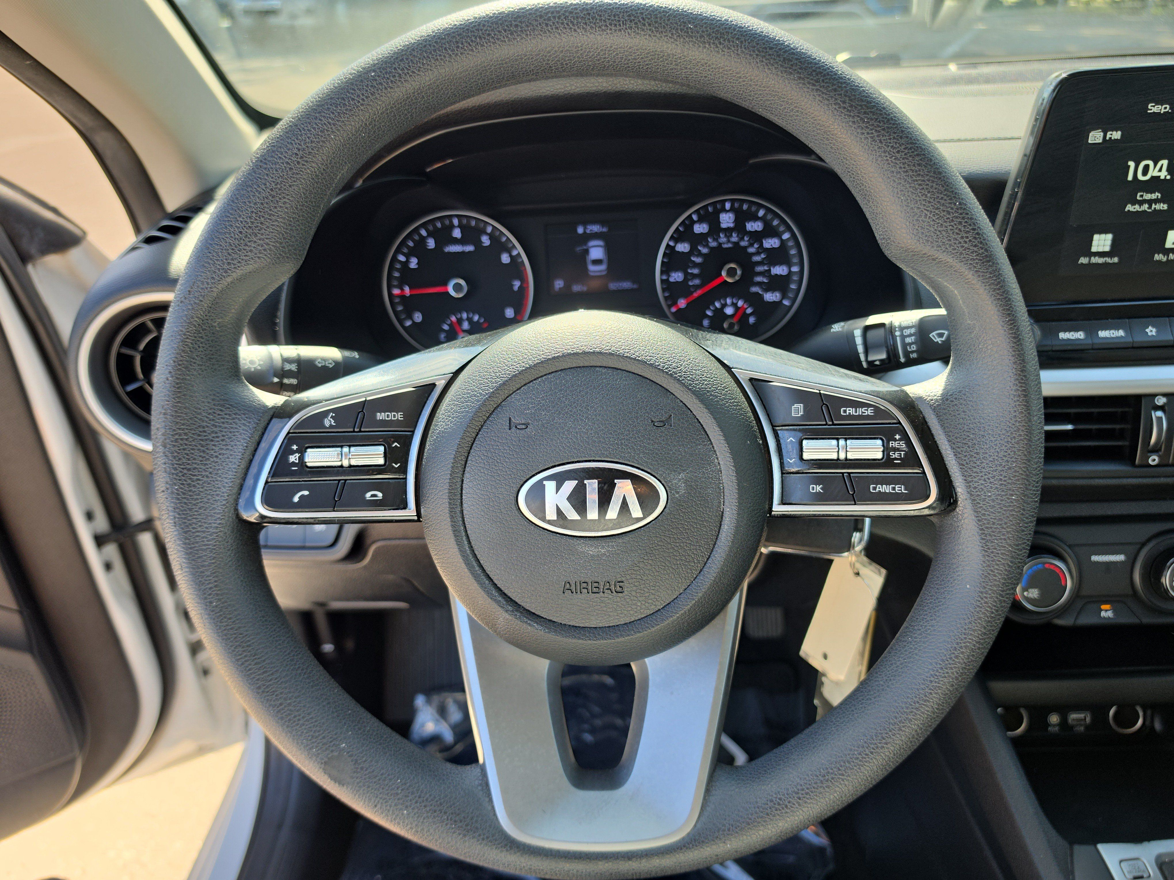 Used 2020 Kia Forte LXS FWD image 26