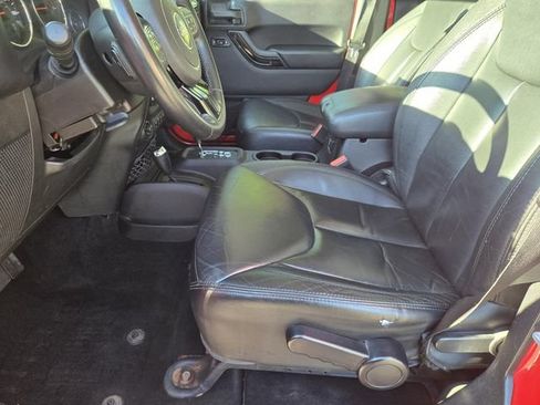 Used 2014 Jeep Wrangler Unlimited Sahara AWD/4WD image 10