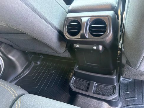 Used 2024 Jeep Wrangler Unlimited w/ Convenience Group AWD/4WD image 49
