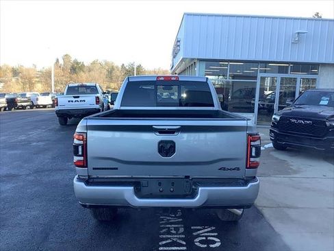 Certified 2024 RAM 2500 Big Horn w/ Night Edition AWD/4WD image 5