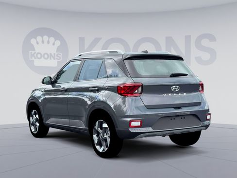 New 2026 Hyundai Venue SEL FWD image 7