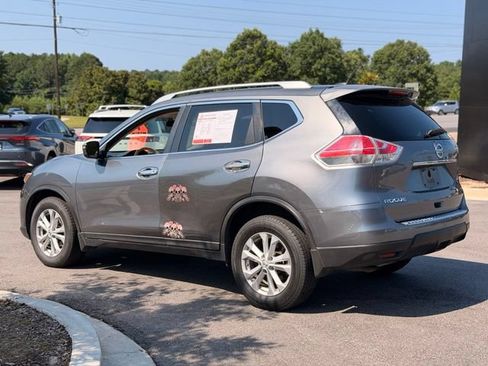 Used 2015 Nissan Rogue SV FWD image 9