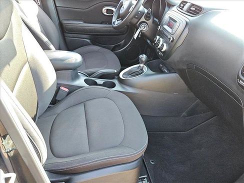 Used 2016 Kia Soul FWD image 19