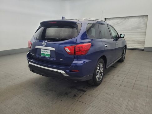 Used 2019 Nissan Pathfinder SL image 9