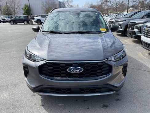 Used 2023 Ford Escape ST-Line image 2