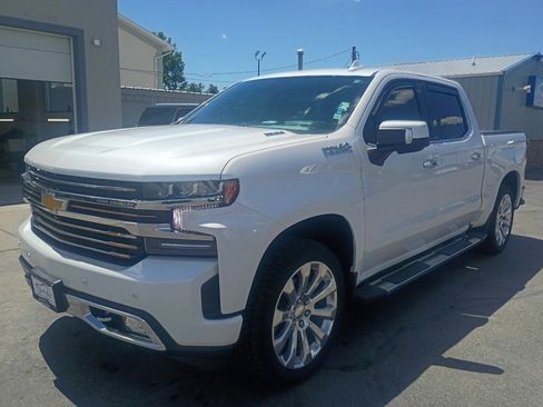 Used 2021 Chevrolet Silverado 1500 High Country w/ Technology Package AWD/4WD image 2