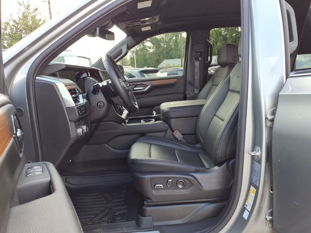 Used 2025 GMC Yukon Denali w/ Sun & Power Step Package AWD/4WD image 16