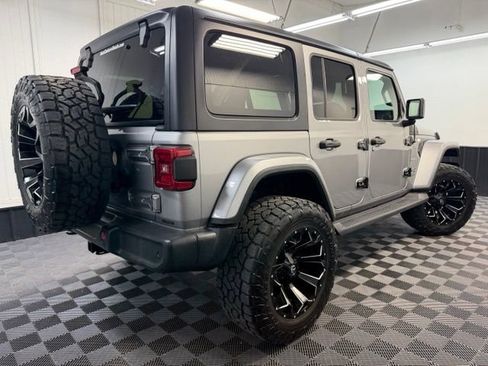 Used 2018 Jeep Wrangler Unlimited Sahara w/ Uconnect 4C Nav & Sound Group AWD/4WD image 4