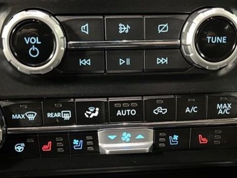 Used 2024 Ford F350 King Ranch image 39