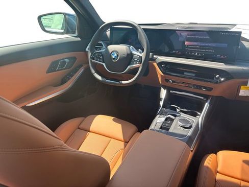 Used 2025 BMW 330i xDrive Sedan w/ Premium Package image 26