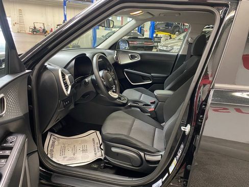 Used 2023 Kia Soul LX w/ Option Group 015 image 19