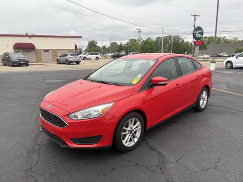 Used 2015 Ford Focus SE FWD image 18