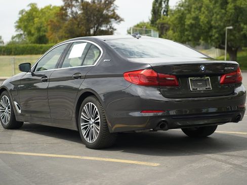 Used 2019 BMW 530e xDrive w/ Convenience Package AWD/4WD image 3