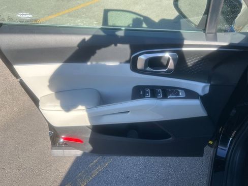New 2025 Kia Sorento EX image 12