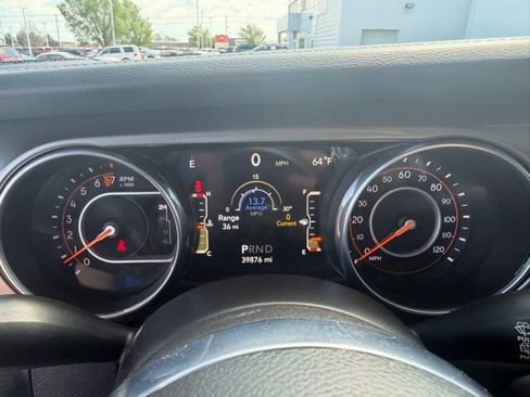 Used 2018 Jeep Wrangler Unlimited Sahara w/ Cold Weather Group AWD/4WD image 25