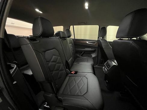 New 2026 Volkswagen Atlas SE image 24