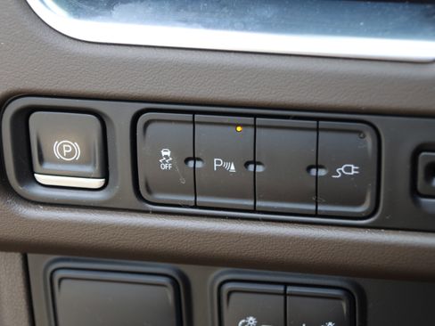 Used 2021 Chevrolet Tahoe LT RWD image 15