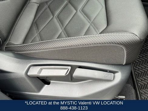 Certified 2025 Volkswagen Atlas Cross Sport SE w/ Black Wheel Package image 28