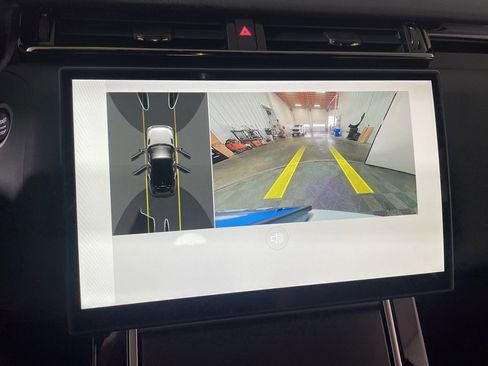 Used 2025 Land Rover Range Rover Velar Dynamic SE image 23