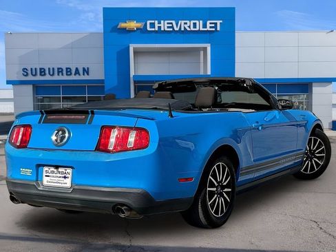 Used 2012 Ford Mustang Convertible RWD image 4