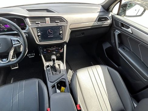 Certified 2023 Volkswagen Tiguan SE R-Line FWD image 10