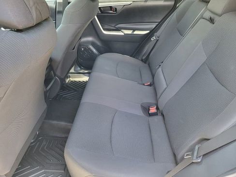 Used 2019 Toyota RAV4 LE w/ Carpet Mat Package AWD/4WD image 23