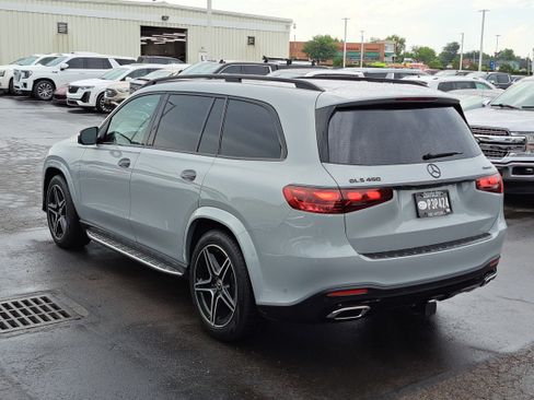 Used 2025 Mercedes-Benz GLS 450 4MATIC image 3