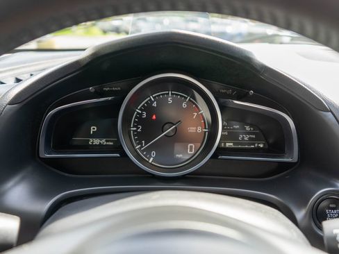 Used 2018 MAZDA MAZDA3 Grand Touring image 21