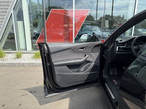 Used 2025 Audi SQ8 Prestige w/ Prestige Package AWD/4WD image 8