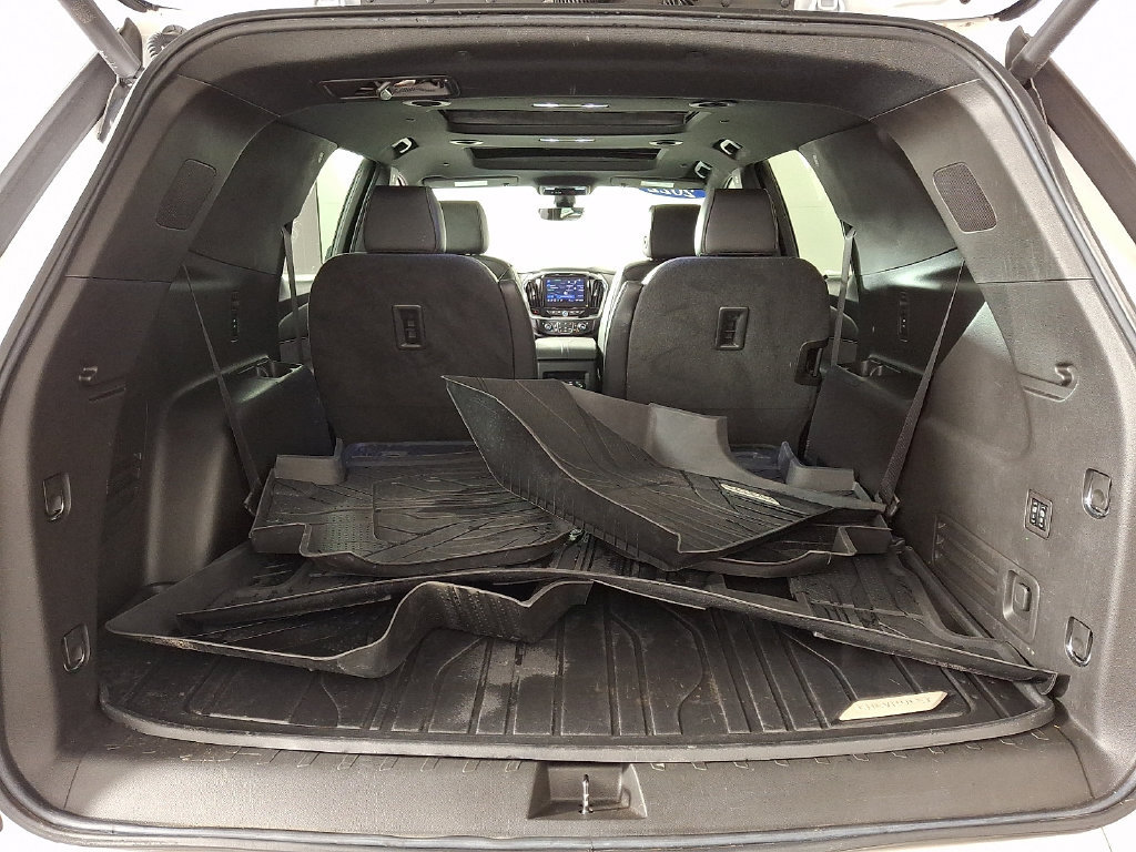 Used 2022 Chevrolet Traverse High Country w/ LPO, Floor Liner Package AWD/4WD image 30