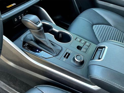 Used 2023 Toyota Highlander XSE image 14