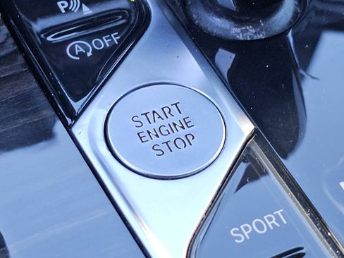 Used 2019 BMW X5 xDrive40i w/ Premium Package image 17