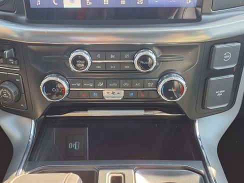 Used 2023 Ford F150 Lariat w/ Trailer Tow Package image 24