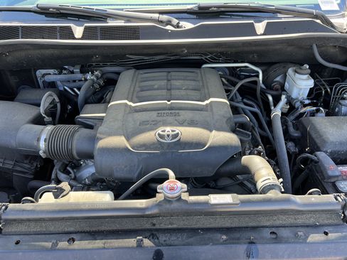 Used 2021 Toyota Sequoia Platinum AWD/4WD image 35