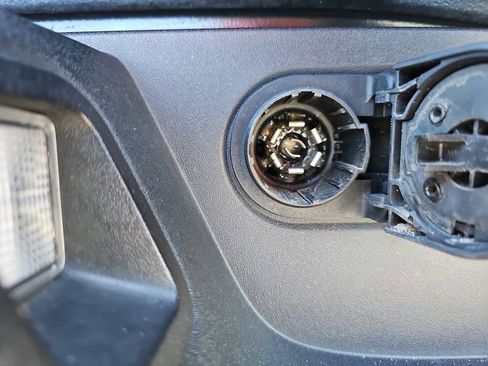 Used 2022 Toyota Tacoma TRD Sport w/ TRD Premium Sport Package AWD/4WD image 34