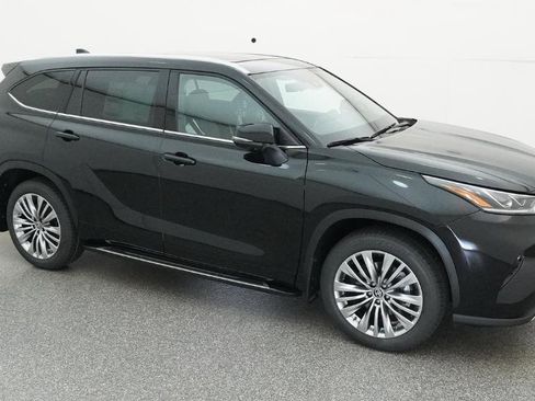 New 2026 Toyota Highlander Platinum image 20