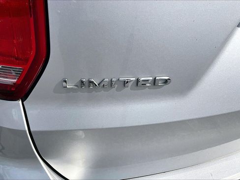 Used 2017 Ford Explorer Limited FWD image 8