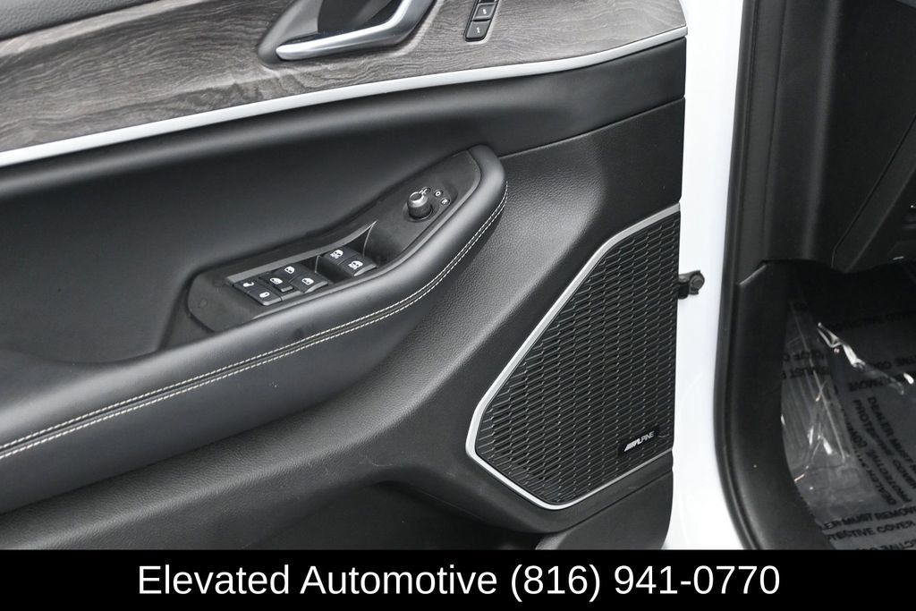 Used 2021 Jeep Grand Cherokee L Limited AWD/4WD image 16
