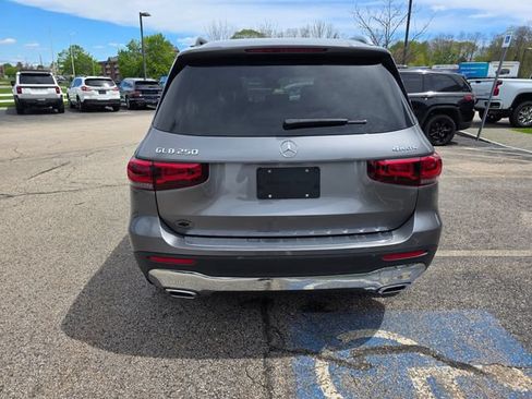Used 2022 Mercedes-Benz GLB 250 4MATIC image 3